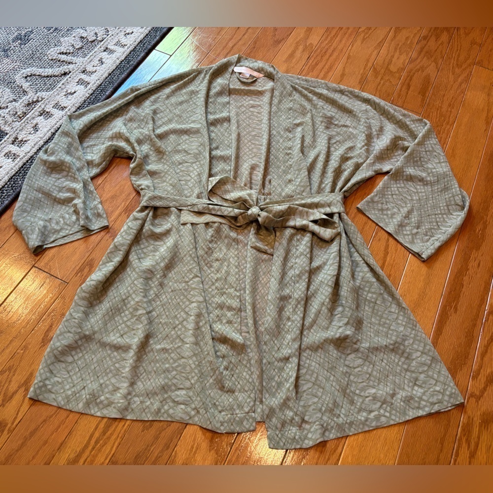 Victoria’s secret Sheer Green Patterned Robe Womens OS